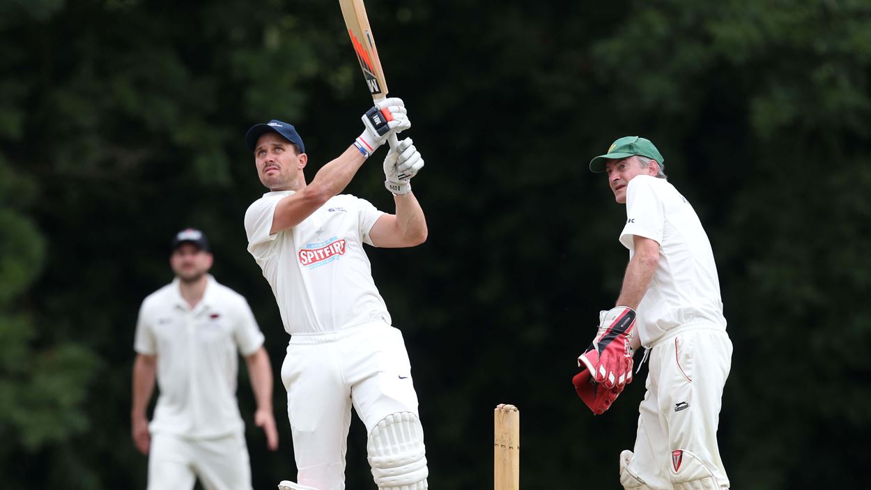 Celebrity Cricket 9.jpg