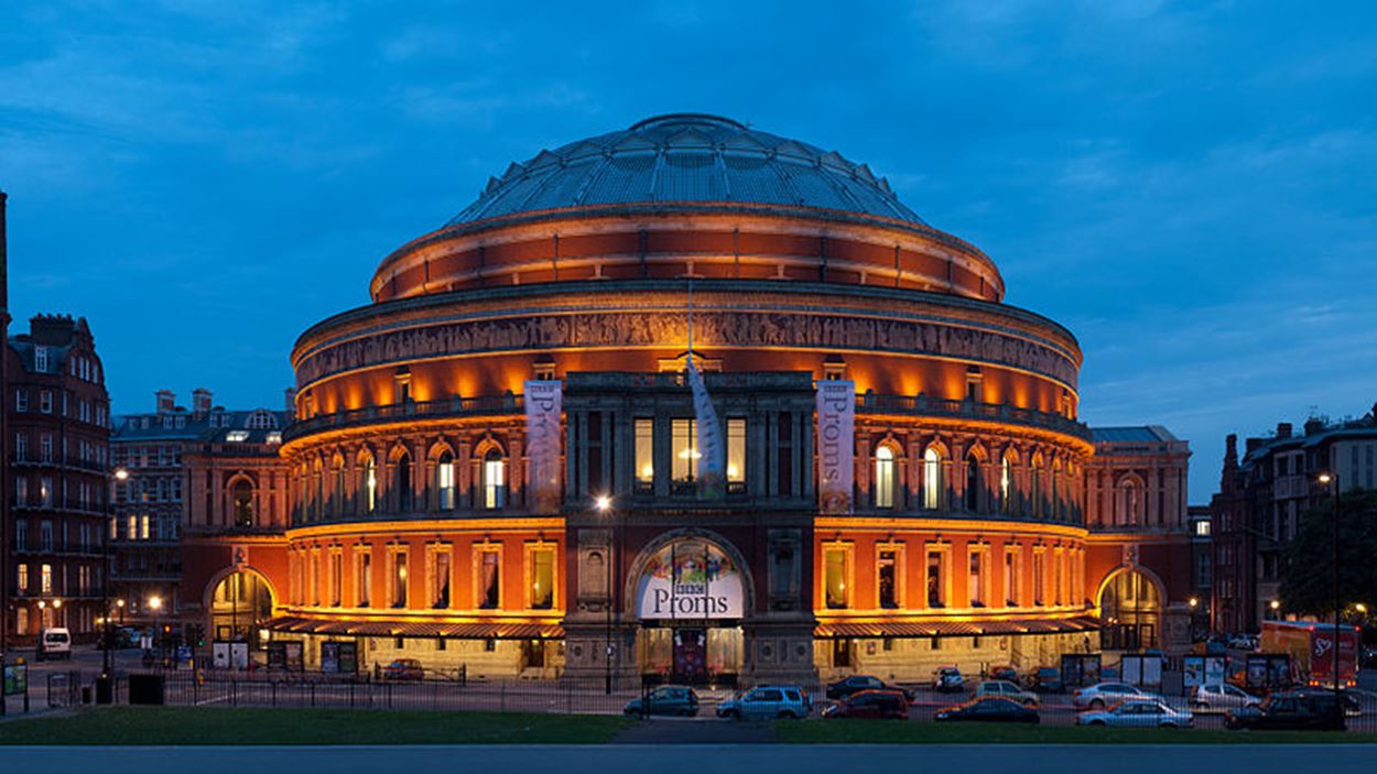 800px-Royal_Albert_Hall,_London.jpg