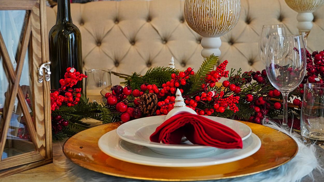 christmas-dinner-4712245_1920.jpg