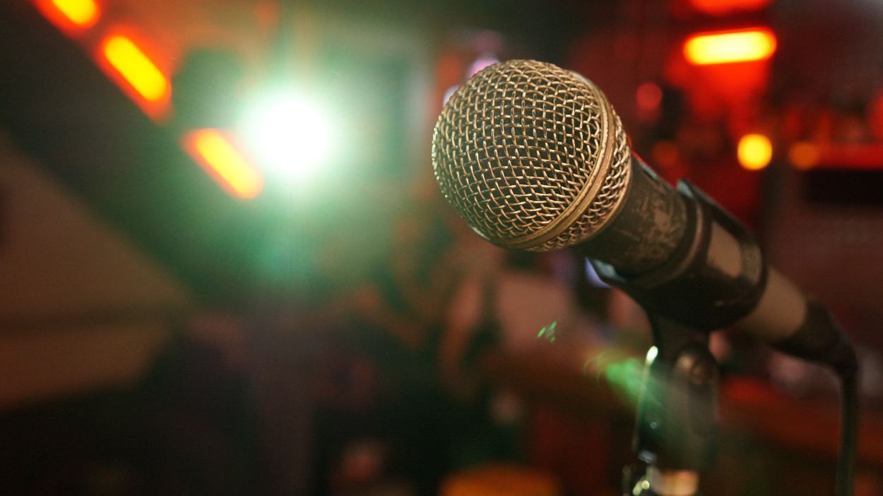 mic-gc3e872880_1920.jpg