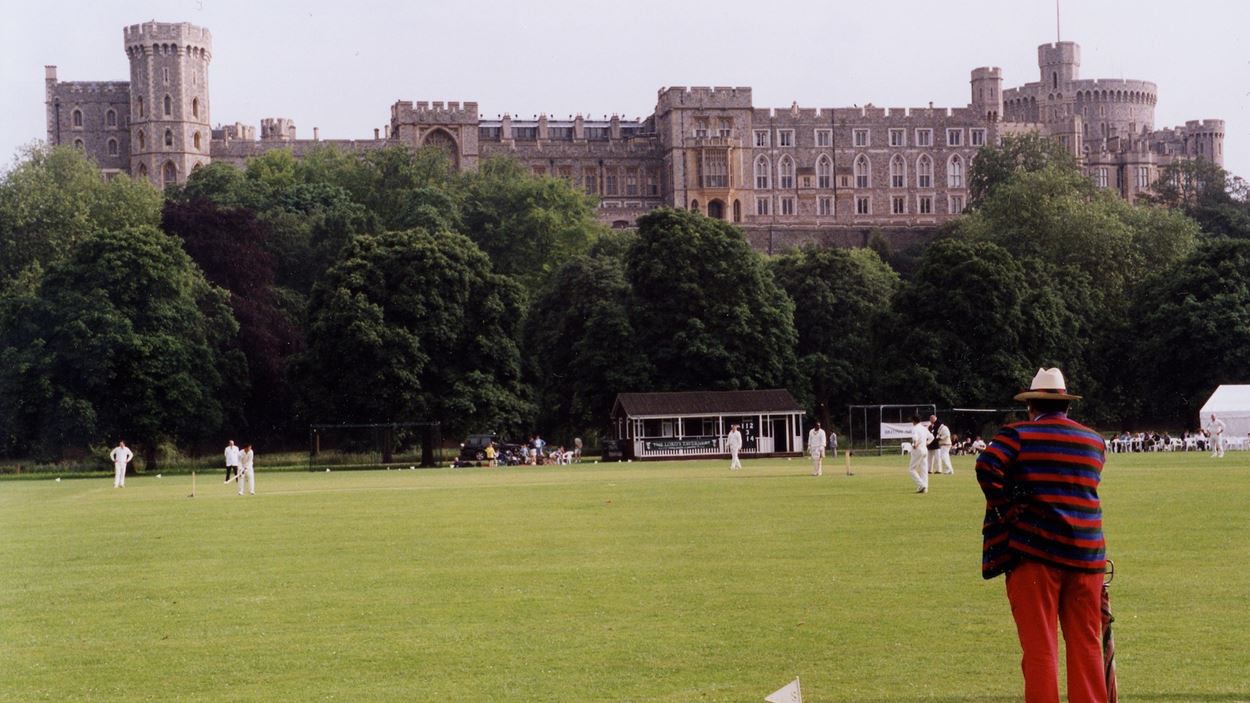Fingers at Windsor Castle 5.jpg