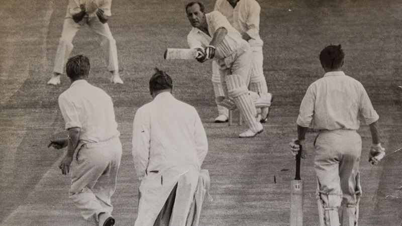 Bill Edrich batting copy.jpeg